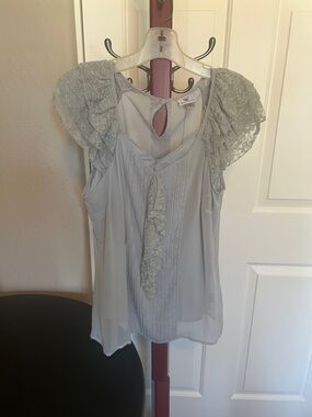W by Worth Light Gray Lace Cap Sleeve Pleated Front Blouse